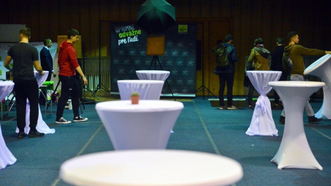 Vo volebnom štábe OĽANO pre koronavírus kontrolujú hostí