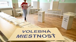 volebná miestnosť voľby (1140px) TASR/Radovan Stoklasa