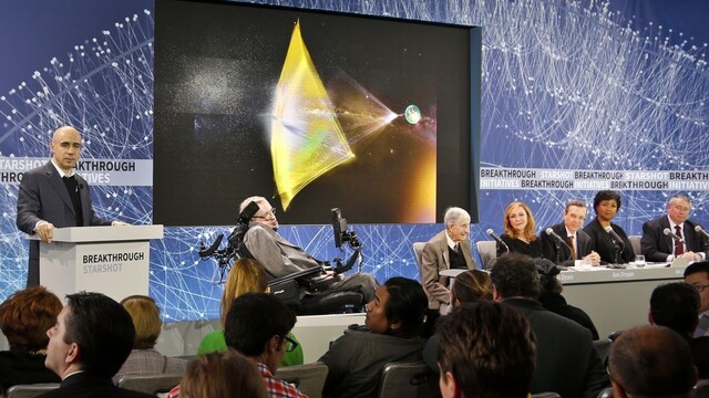 Zomrel fyzik, ktorý predpovedal gigantické mimozemské objekty