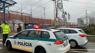 NAKA udrela v Mochovciach, zúčastnila sa stovka policajtov