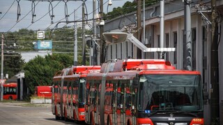 Bratislava pre blížiaci sa koronavírus dezinfikuje vozidlá MHD