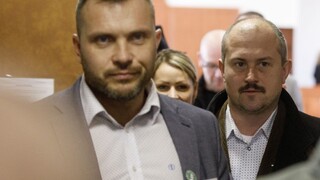 O Kotlebových šekoch prehovorili manželia, ktorí jeden dostali