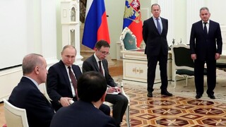 Putin debatoval s lídrami strán o zmenách, ktoré majú posunúť Rusko