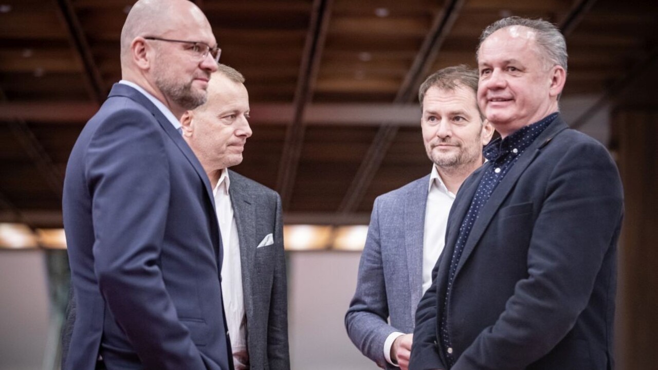 Rokovania pokračujú, Matovič sa ospravedlnil za skrývanie