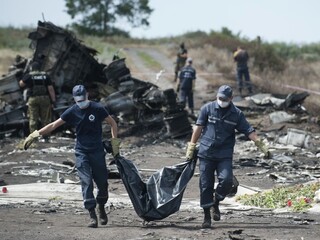 Začína súd o zostrelení MH17, obvinení sú traja Rusi a Ukrajinec