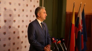 Školy zatvoria i na východe. Nechceme to podceniť, vyhlásil župan