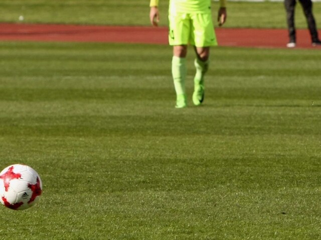 Na zákaz športových podujatí reagujú hokejové i futbalové kluby