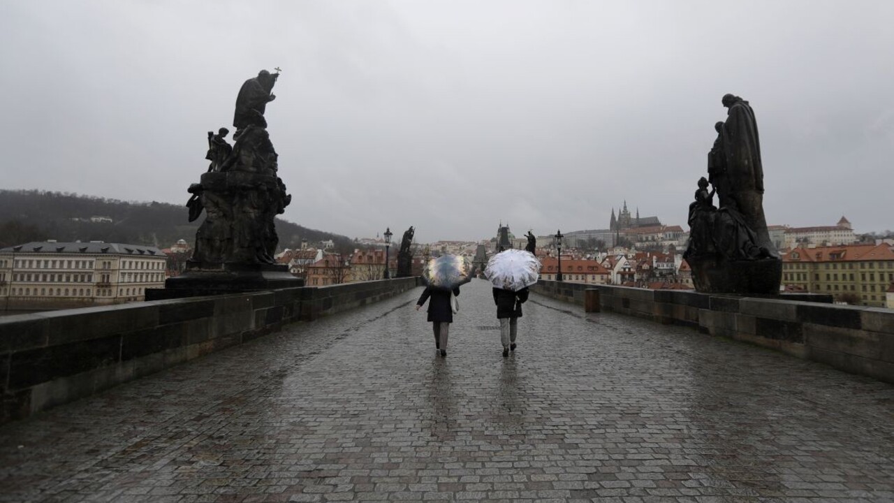 V ČR pribudli desiatky prípadov i poplašné správy, Babiš reagoval