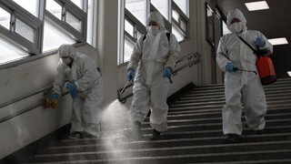 V EÚ je stále viac nakazených, Ázii pomohli prísne obmedzenia