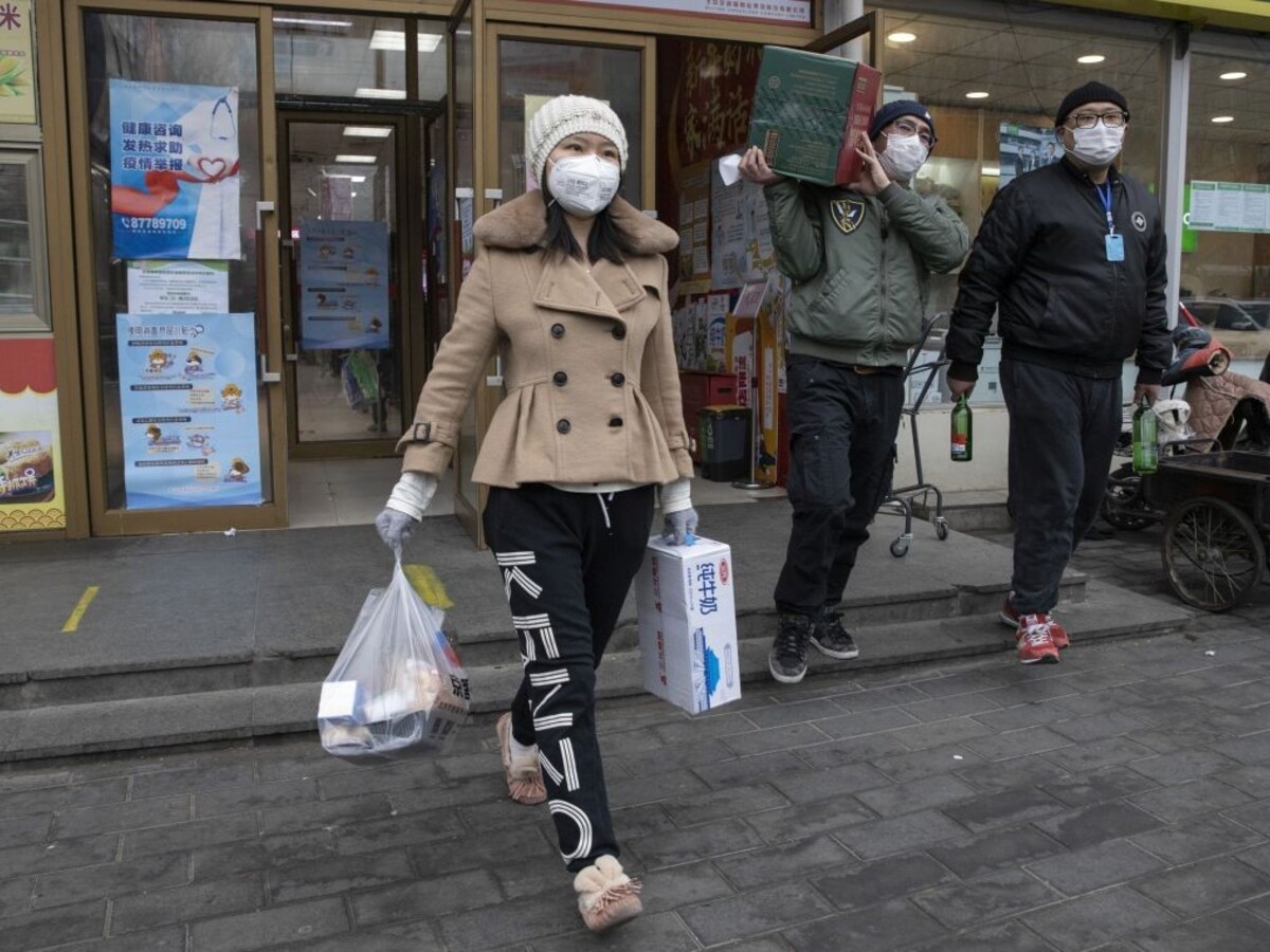 Vystopovali pacienta nula, muž sa nakazil ešte 17. novembra