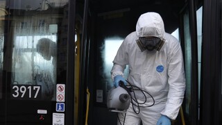 Európa podniká pre nákazu prísne opatrenia, Česi zavreli obchody