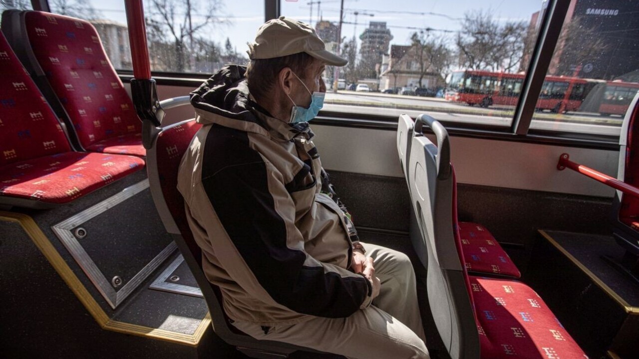 Pribudlo 11 prípadov, množstvo zdravotníkov muselo do karantény