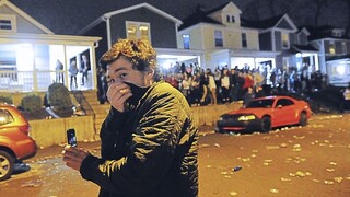 Kluby zatvorili, ľudia robia domáce korona párty. Nemali by