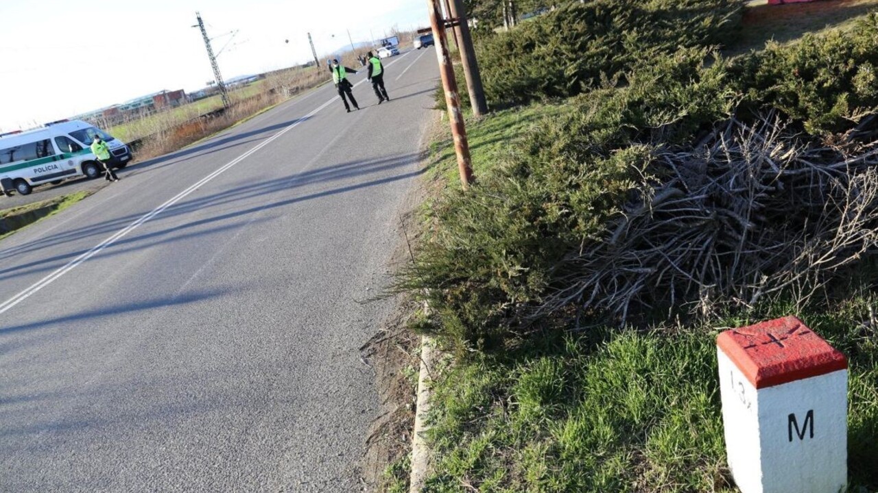 Zatvorili už i maďarské hranice, polícia ukázala priebeh vo videu