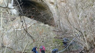Nerešpektujú zákaz stretávania sa v skupinách, Súľov zakročil