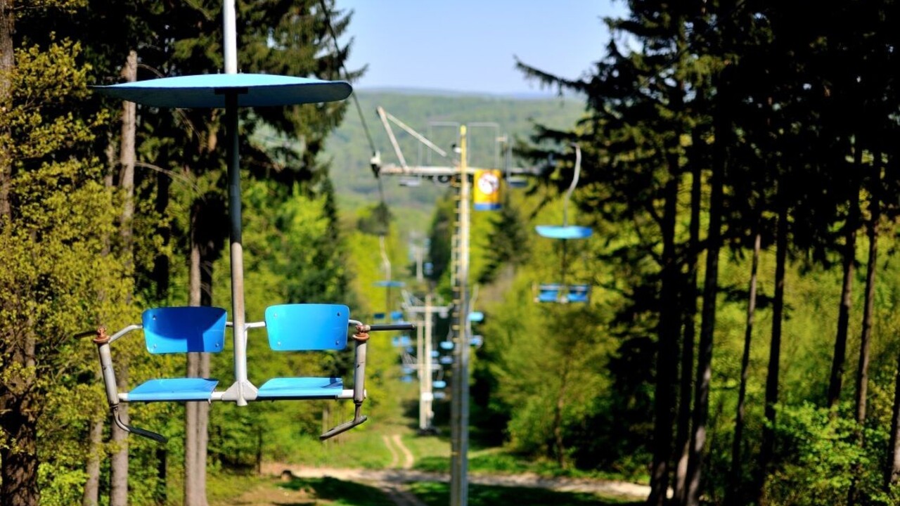 Chcete ísť do prírody? Nechodievajte v skupinách a chráňte sa