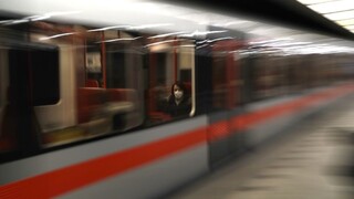 Nakazení v Česku pribúdajú po desiatkach, koronavírus má i vodič metra