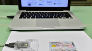 S úradmi komunikujte elektronicky, žiada vláda