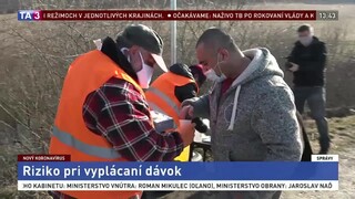 Nasadili si rúška i rukavice. V osade sa boja koronavírusu