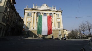 S mŕtvymi telami v talianskom centre nákazy už pomáha armáda