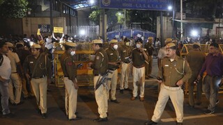 Na študentke spáchali ohavný čin. Štvoricu mužov obesili