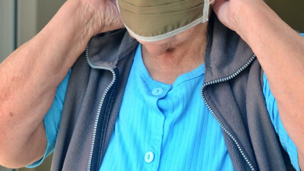 Po rúškach je dopyt, v Košiciach zriadili špeciálne kontajnery