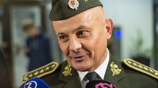 Šéf vojenských tajných končí, oznámil nový minister obrany