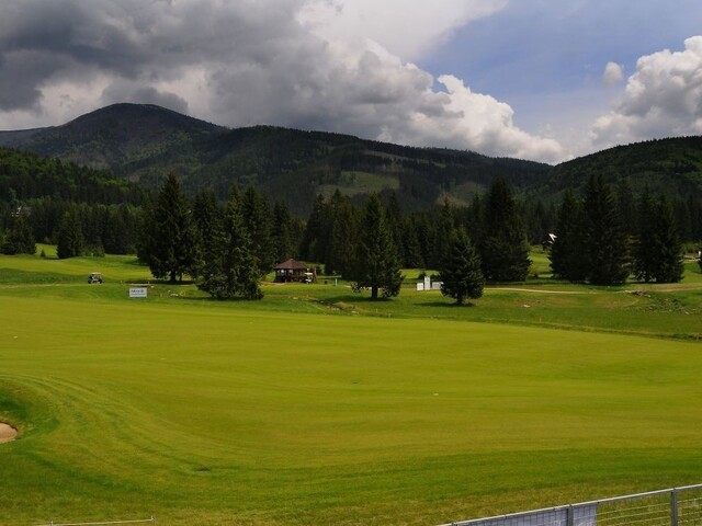 Golfistom zrušili úvodné turnaje, začiatok sezóny sa posúva