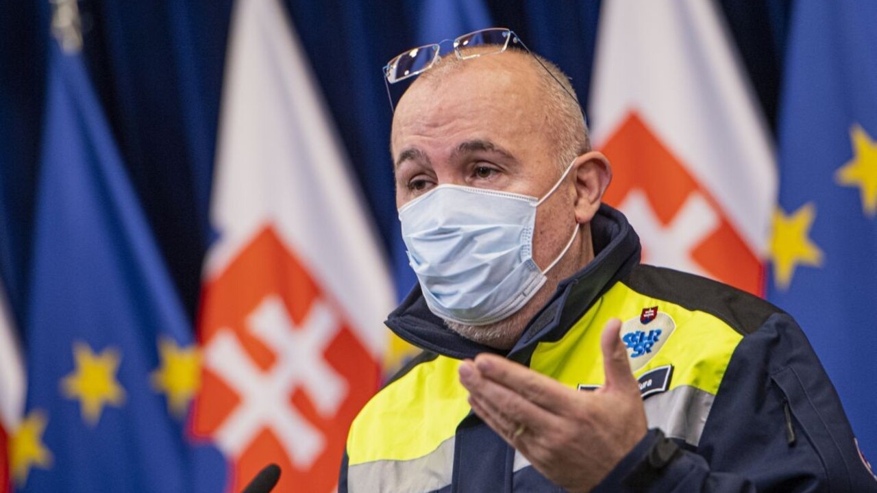 Vláda odvolala šéfa štátnych hmotných rezerv, rokovala do noci