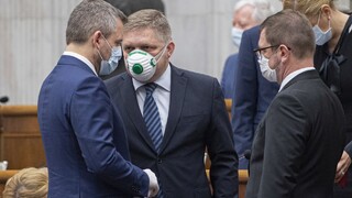 Chcú špehovať ľudí, tvrdí Smer o vládnom návrhu. Nepodporí ho