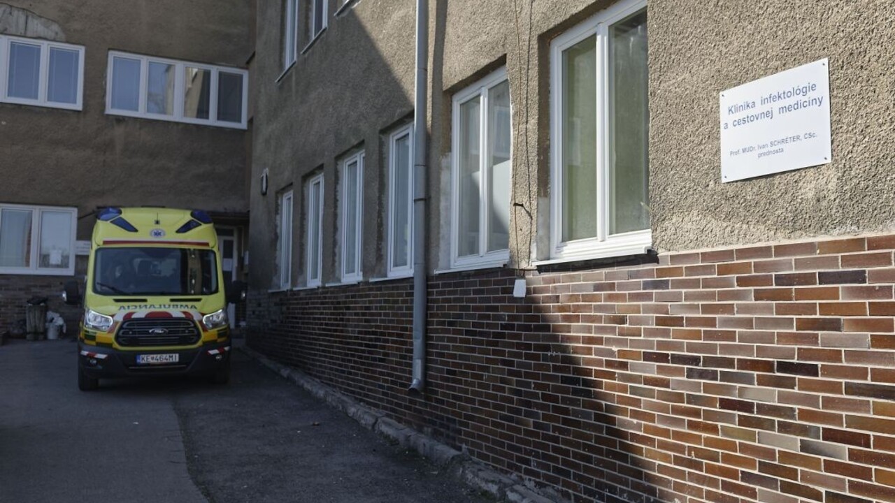 Prepustili mladého pacienta, ktorý bol nakazený. Testy má negatívne