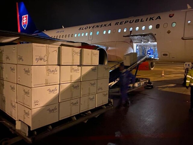 Lekárom a sestrám do prvej línie prichádza účinná pomoc