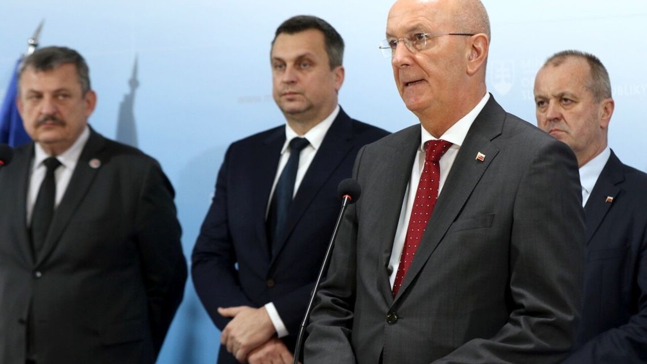 Hoľko končí, služobný úrad ministerstva obrany bude mať nového šéfa