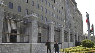 Irán má už dvetisíc obetí, Izrael sprísnil preventívne opatrenia