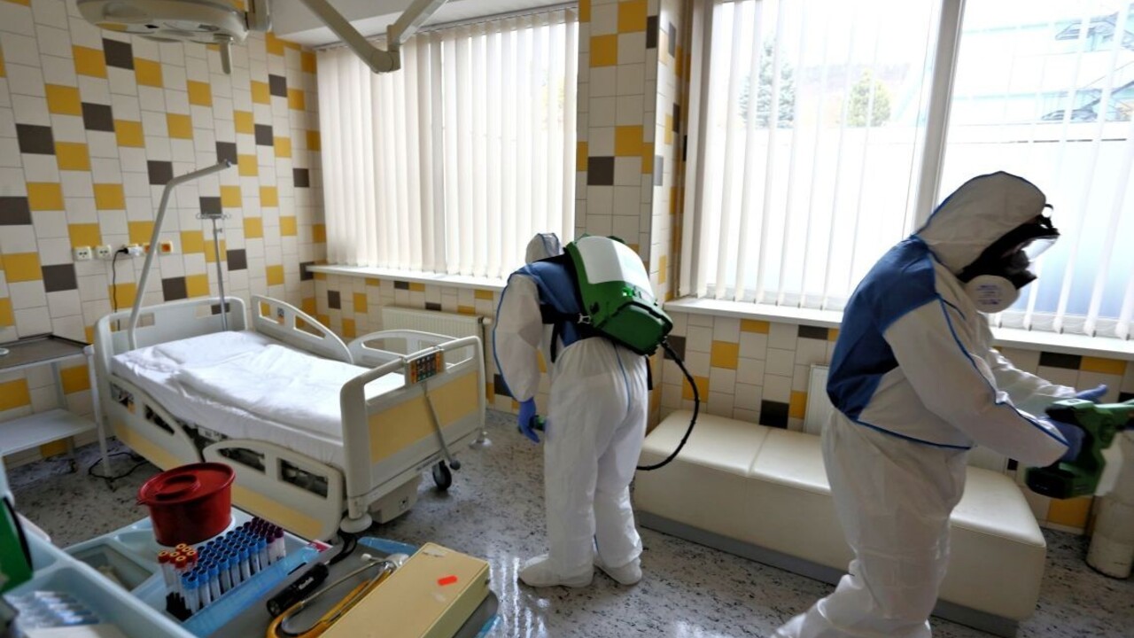 Niektorých nakazených prepustili z nemocnice, ich stav sa zlepšil