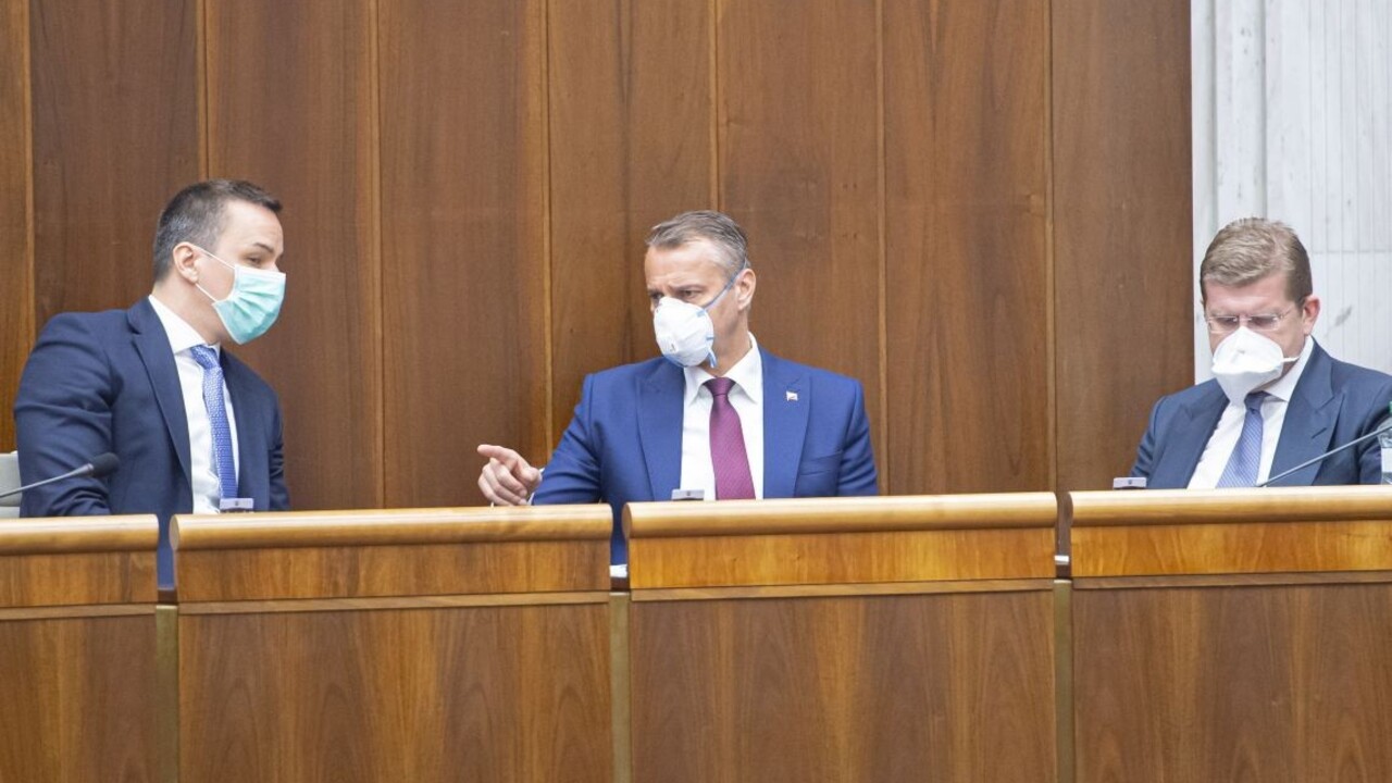 Raši sa postavil za rýchlotesty, je za plošné testovanie ľudí