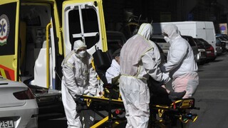 Nemocniciam idú veliť vojaci. Maďari zverejnili nové prísne opatrenia