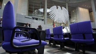 Nemecku pribudli tisíce nakazených, vláda zvažuje viac testov