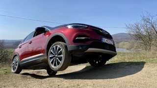 Opel Grandland X Hybrid4: Realita lepšia ako sa zdalo po prvej jazde