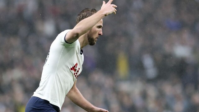 Kane zvažuje odchod z Tottenhamu, klub nenapreduje