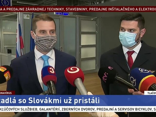 TB M. Klusa po pristátí lietadiel so Slovákmi