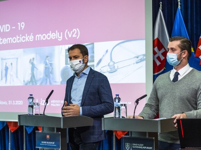 Ako sa bude nákaza šíriť na Slovensku. Zverejnili predikciu vývoja