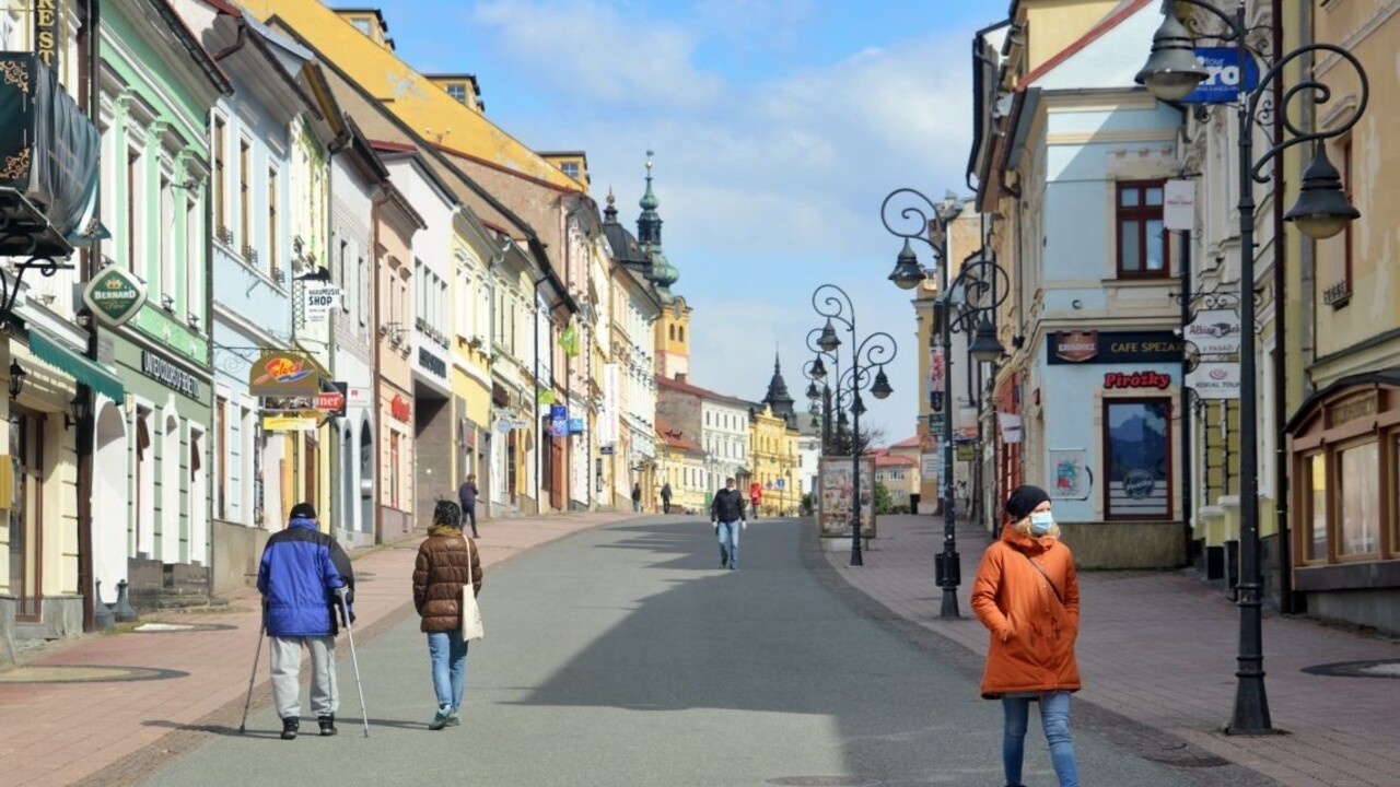 Môžete počas pandemickej PN na vychádzku? Nie, zdôrazňuje SP