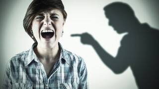 Karanténa môže viesť k domácemu násiliu. Je sa kam obrátiť