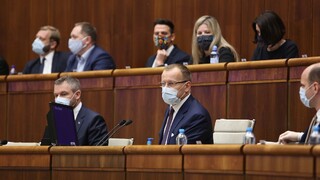 Rokovanie NR SR aj o odložení splátok a úverov