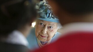 Britská kráľovná prehovorí k ľudu, chce zdôrazniť nutnosť disciplíny