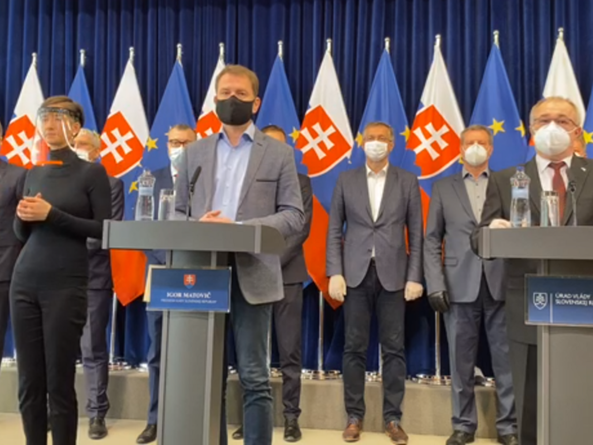 Premiér rokoval s odbormi. Pri sociálnych zmenách ich už nevynechá