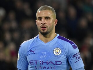 Kyle Walker porušil karanténu. Na párty si objednal prostitútky