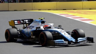 Tím F1 Williams znižuje platy. Pocítia to jazdci aj manažment tímu