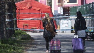 Hraničné priechody stráži polícia, ľudí posielajú aj do karantény
